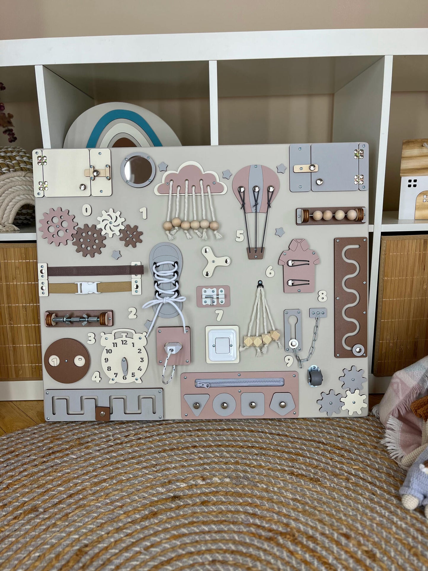 Montessori Activity Board – Busy Board Spielzeug online kaufen bei uns!