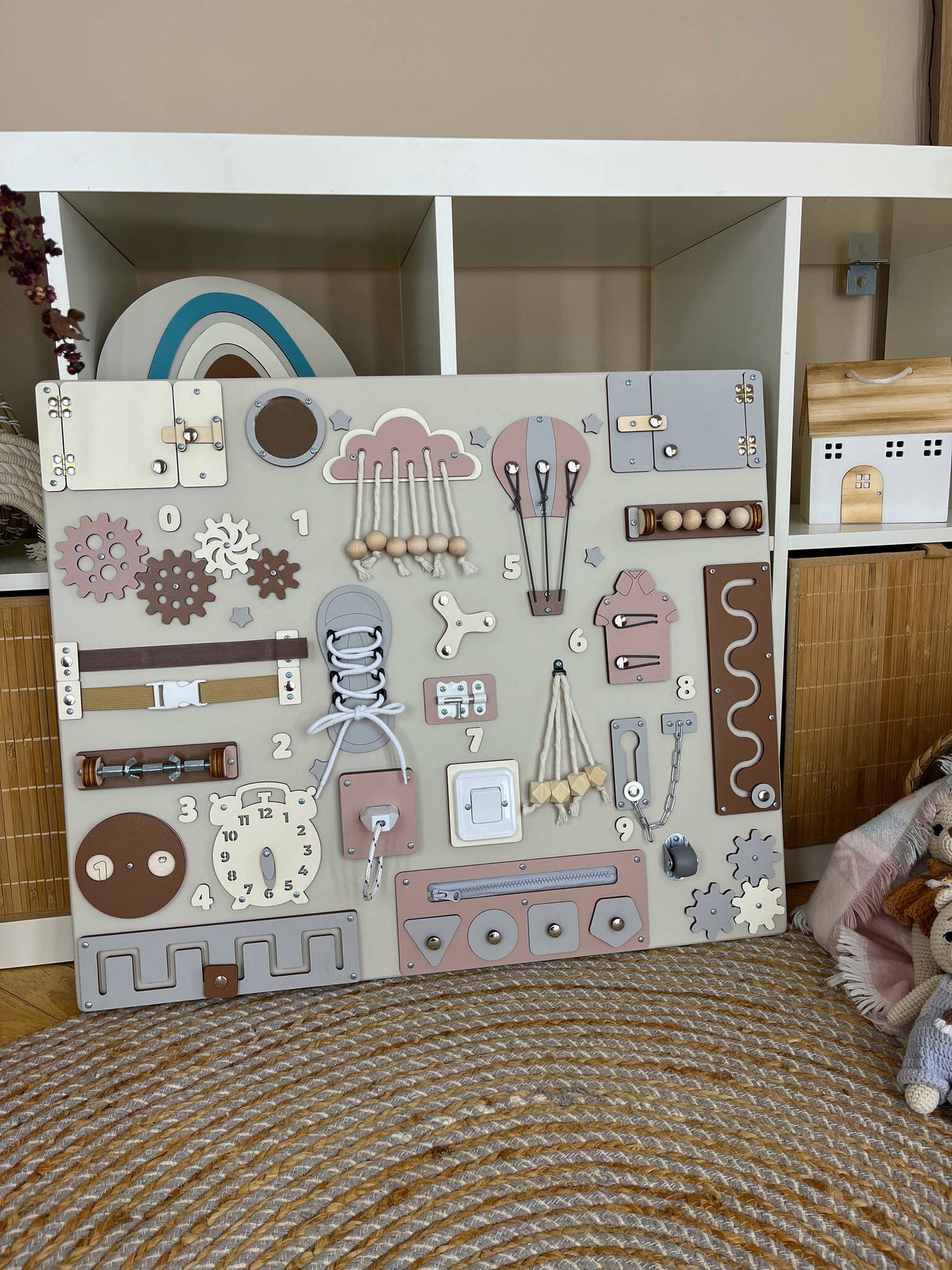 Montessori Activity Board – Busy Board Spielzeug online kaufen bei uns!