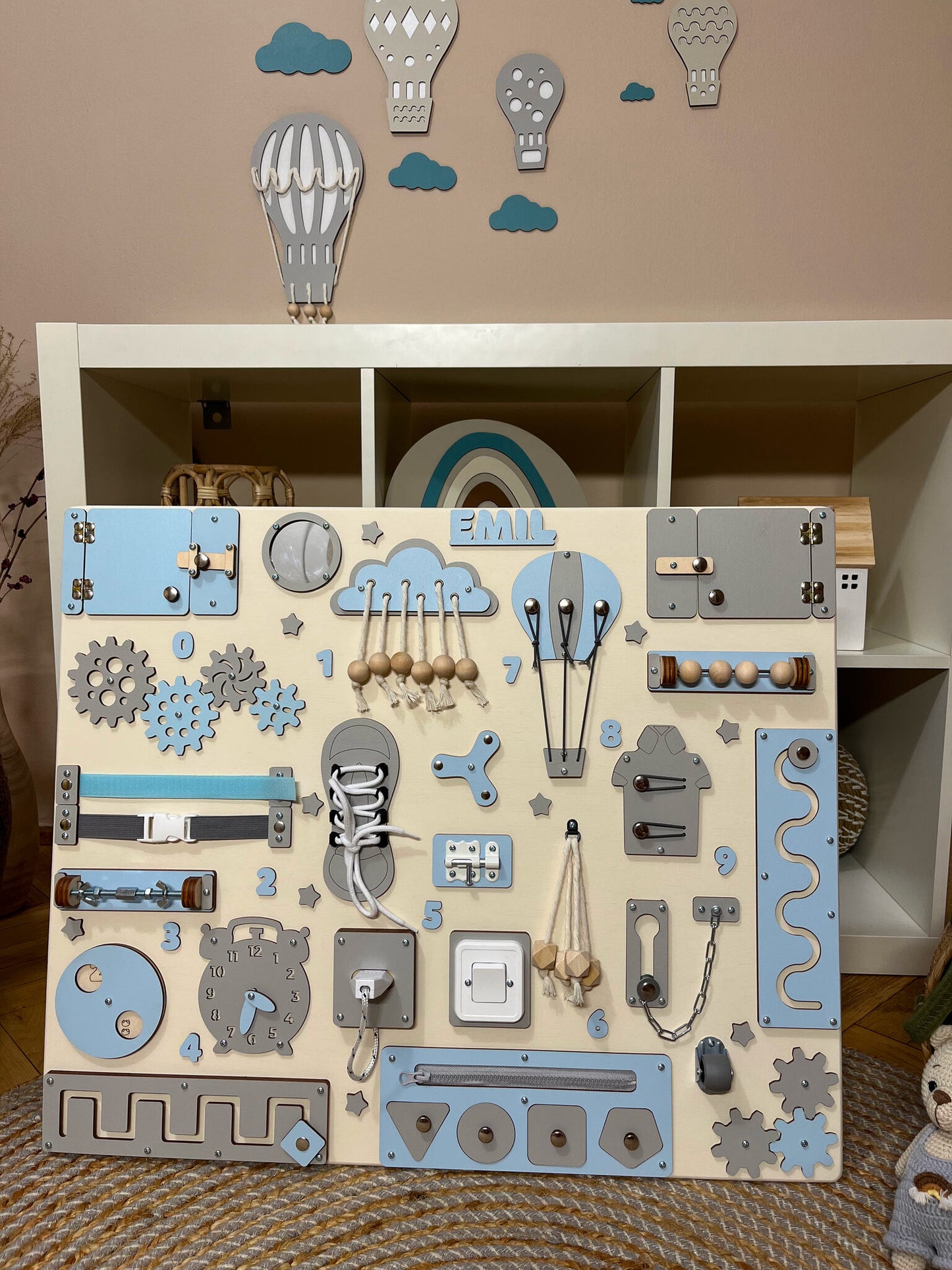Bleu busy board Tableau d'activité Montessori 